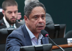 Educação – CCJ da Câmara aprova fim do ensino a distância na área da saúde.